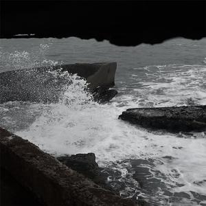 埋进腿间舌头使劲添动态图
